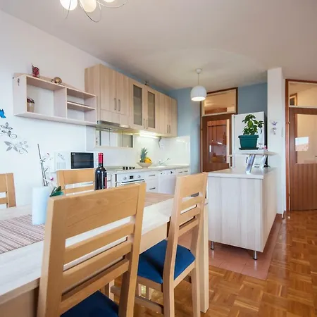 Martha Apartment